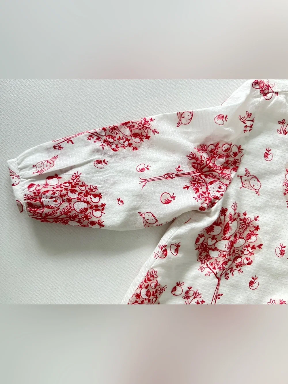 Gap girl's long-sleeve blouse with  Button-front.  Size 3T.
